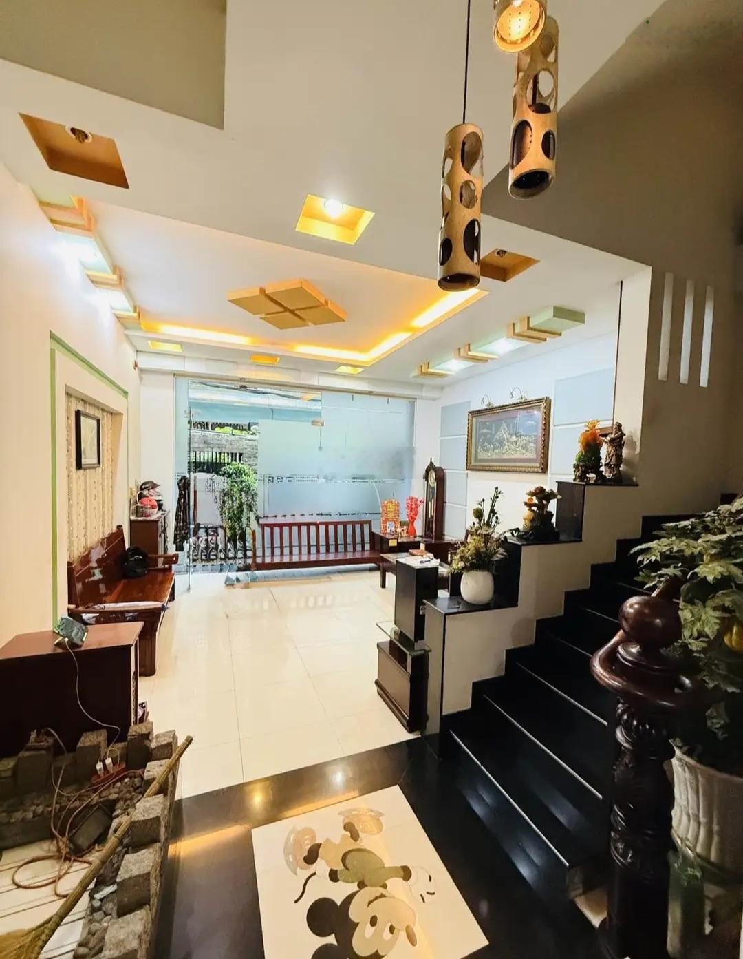 Bán Gấp Hẻm 8m Thông Nguyễn Sơn - Trung tâm Tân Phú - 5 Lầu BTCT- CHỈ 12.98 tỷ.