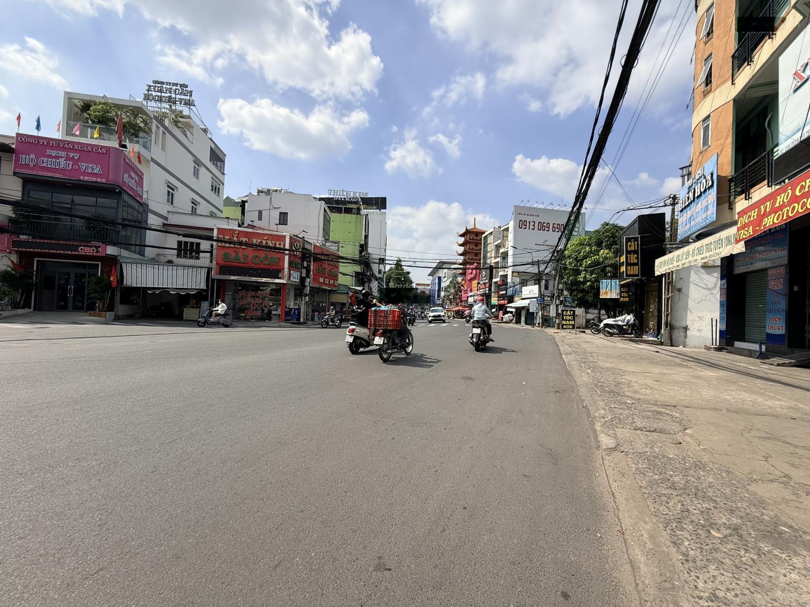 Bán nhà mặt tiền Nguyễn Văn Hoa, phường Thống Nhất - vị trí đẹp