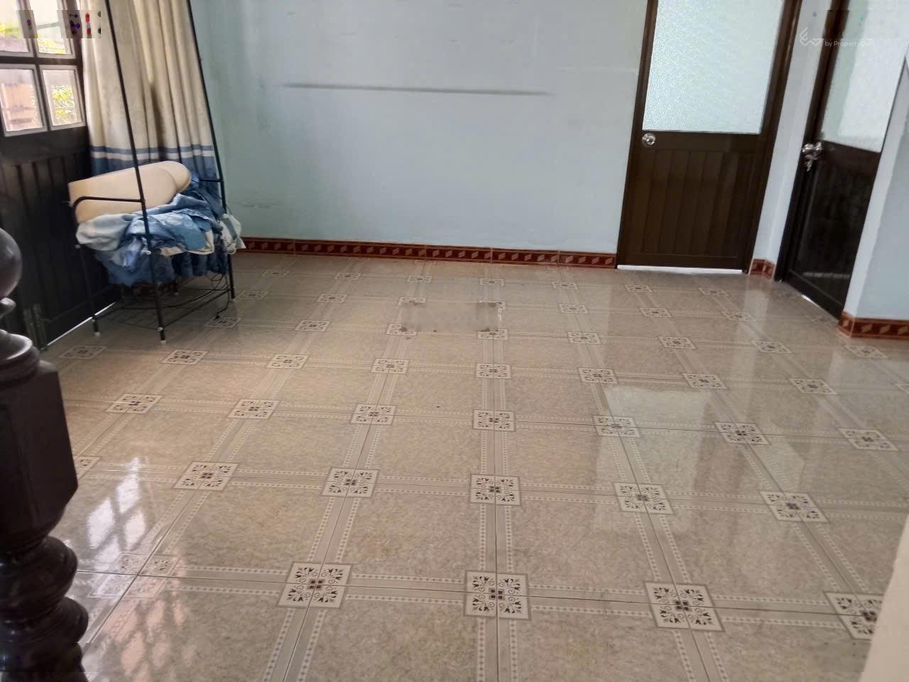 Căn nhà 2 tầng mặt tiền đường Phú Đức rộng 10m - P. Bắc Nha Trang, cách biển chỉ 800m