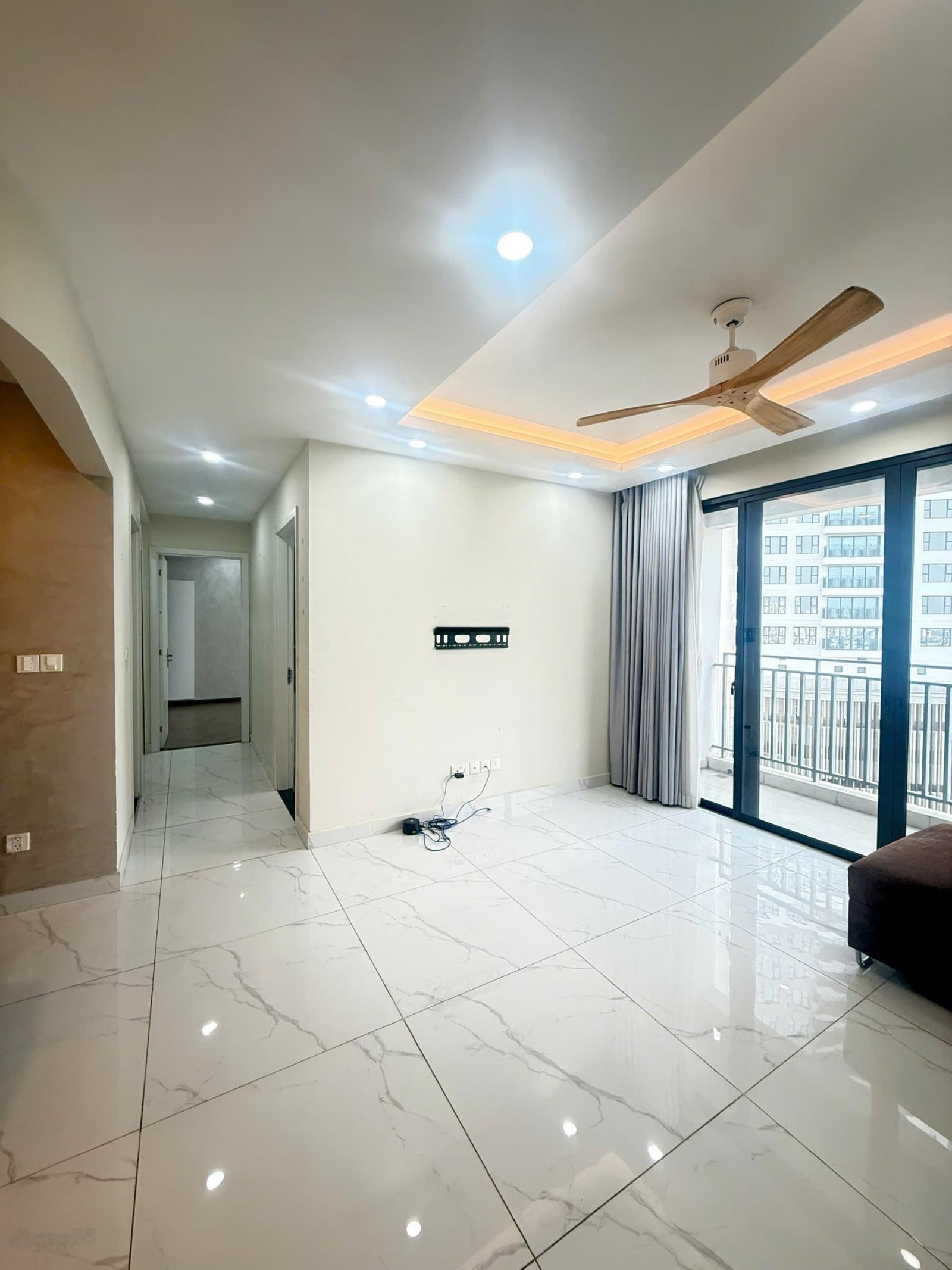 Cho thuê căn hộ đẹp 2PN, 2WC, 1PLV 105m2 tại Riviera Point, 22 triệu VND LH: 0919998431