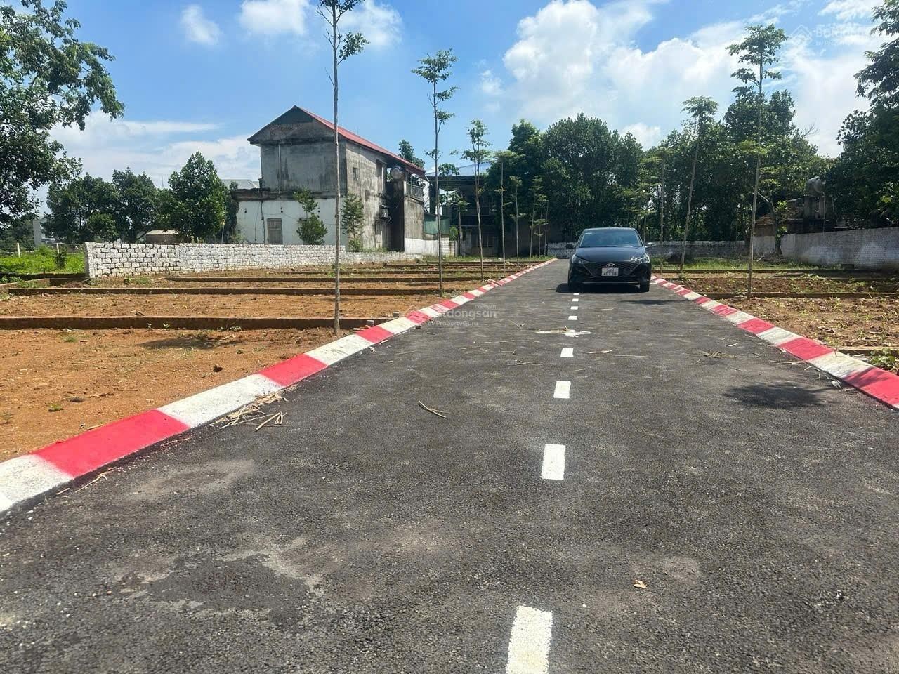 Chủ cần bán gấp lô đất, DT - 73.2m tại Phúc Tiến MT 6.54m hậu 6.8m