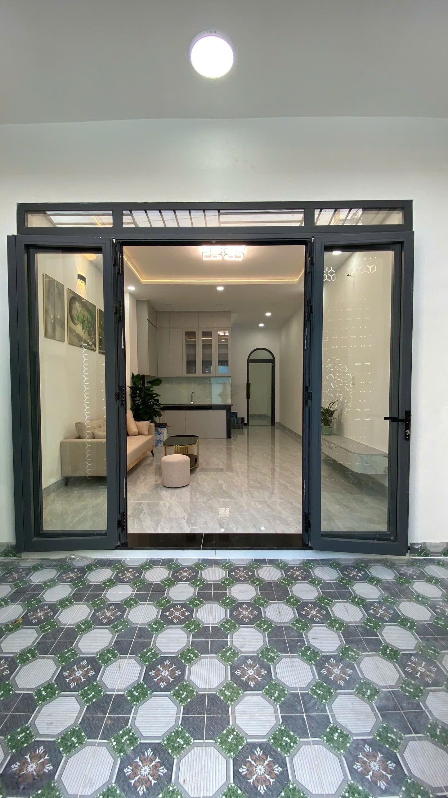 Ngay hương lộ 2 bình tân (DT 60m) đường 8m thông giá 5,680tỷ ,3pn có pn trệt,sổ hồng hoàn công