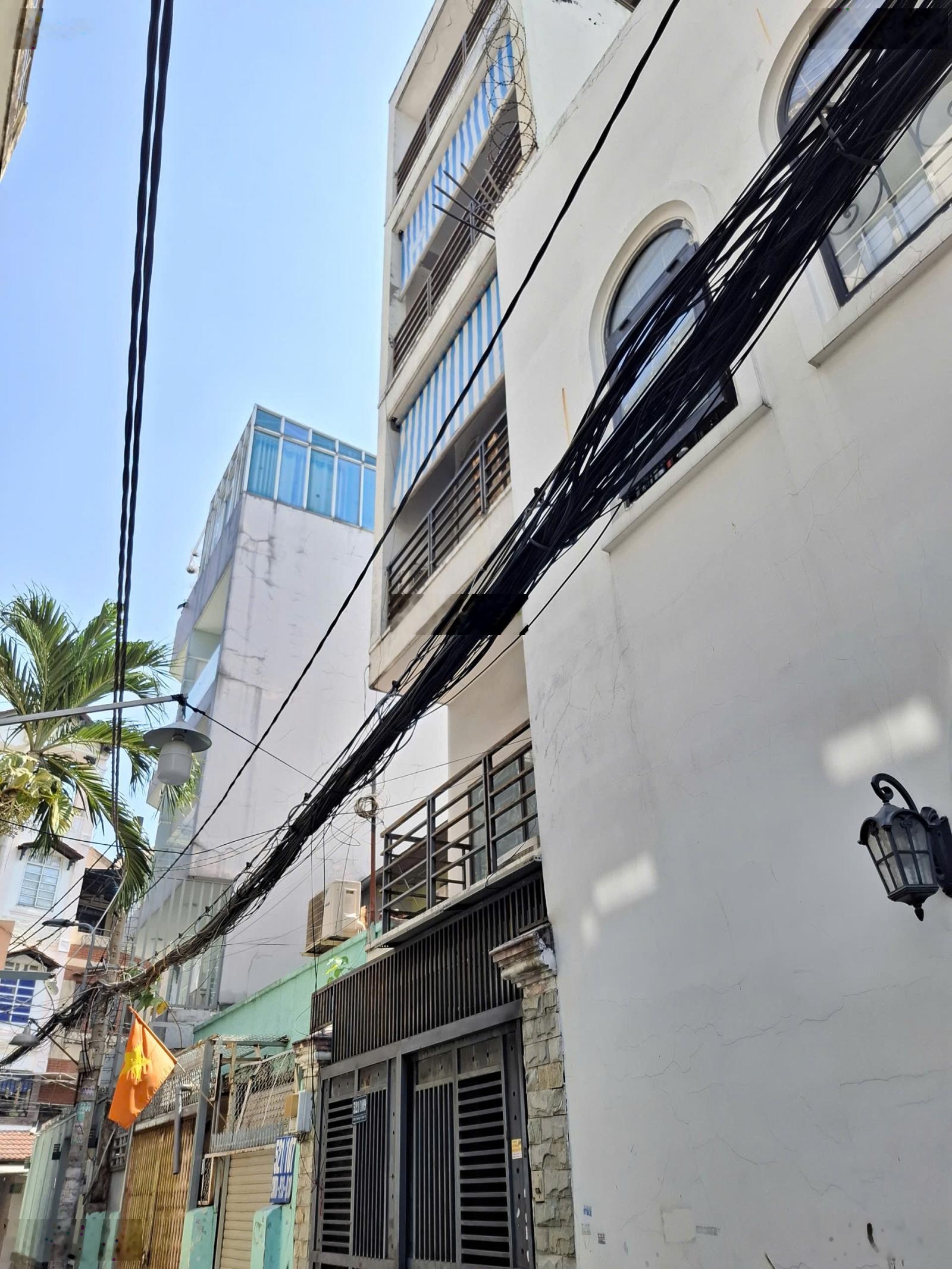 bán nhà hẻm rộng thông thoáng, lững, 2 lâu, sân thượng cách mạng tháng 8, p 13, q 10, giá 7,2 tỷ,