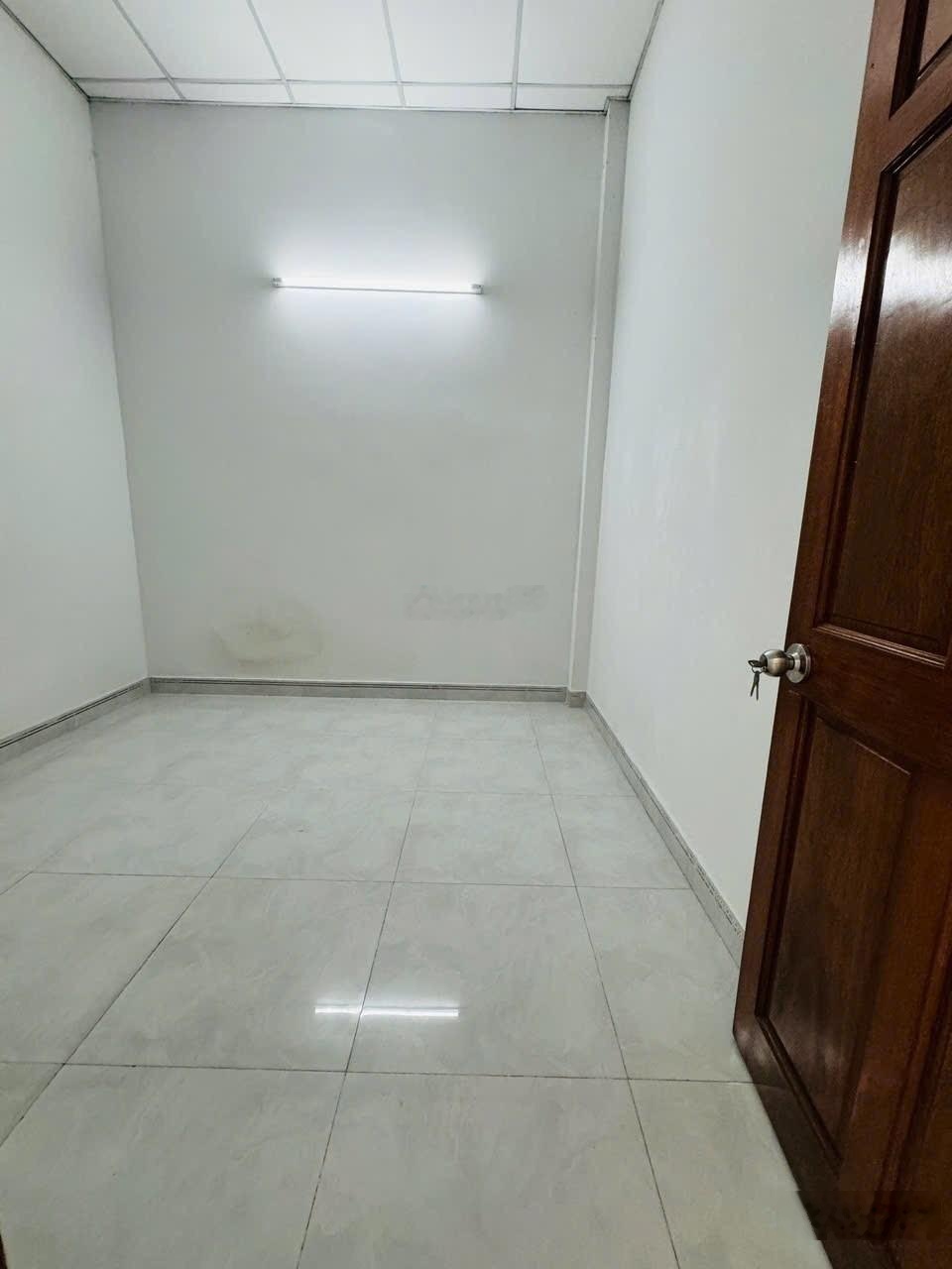 Bán nhà hẻm thông - Ngay TTTM Emart 2 Phan Huy Ích - P14 Gò Vấp - 61m2 (4.5x14m) - 3PN - Giá 5.9 Tỷ