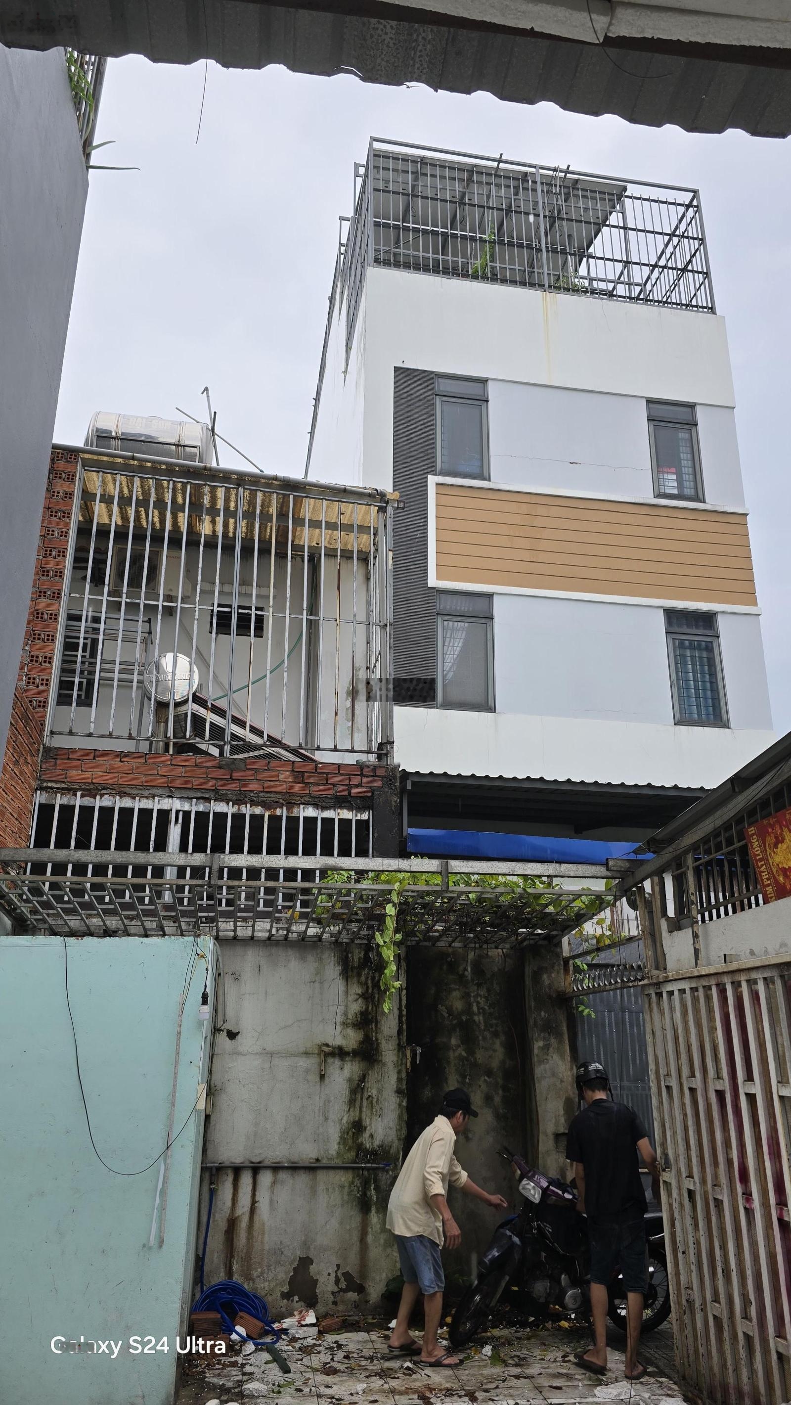 Nhà cấp 4 sau lưng hẻm xe tải tiện xây mới