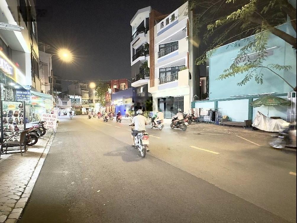 Bán gấp nhà mặt tiền Lê Bình Tân Bình