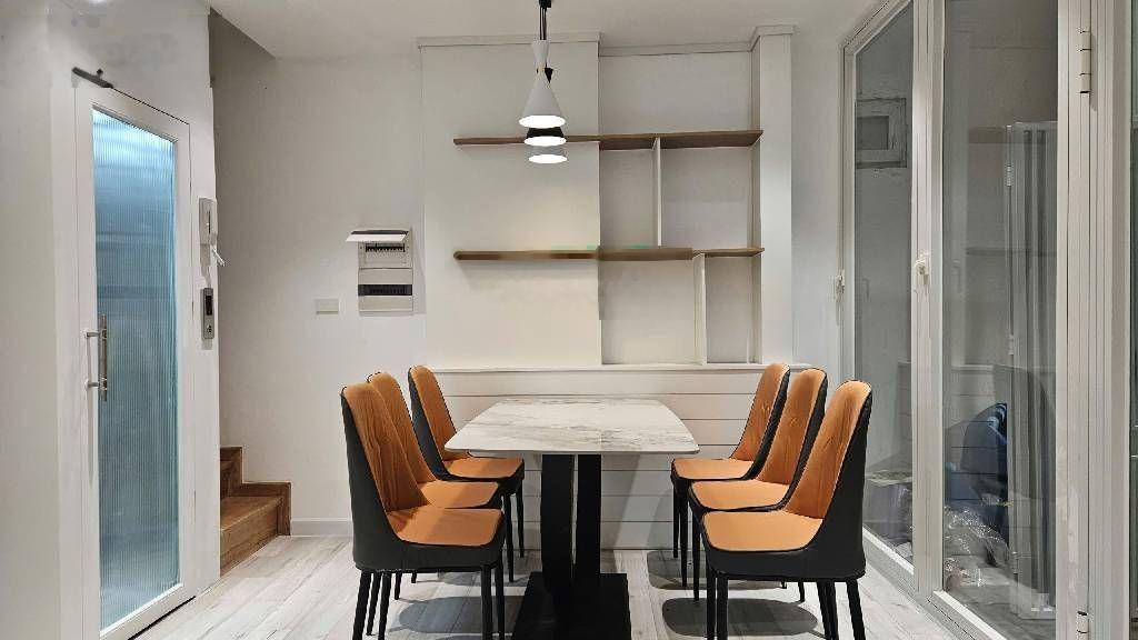 Bán nhà phố Thành Công: nhà mới, thang máy, full đồ, giá hấp dẫn - 11.8 tỷ