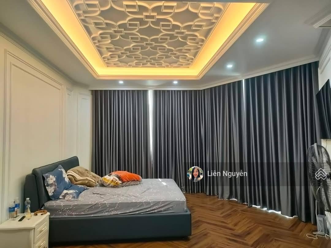 Bán nhà Hoàng Cầu, 61m2, 4 tầng, mặt tiền 4m, 25.8 tỷ, vỉa hè, ô tô tránh, kinh doanh