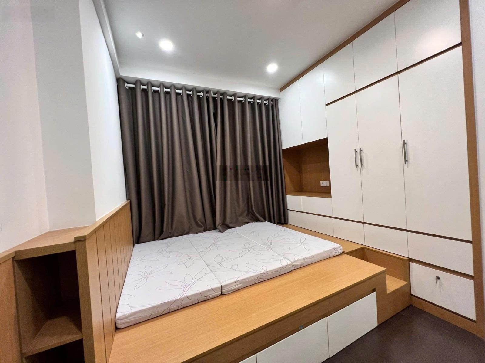 3 phòng ngủ view sông 96m2, tầng cao đón nắng sáng, nội thất đầy đủ, giá 25 triệu, The Sun Avenue