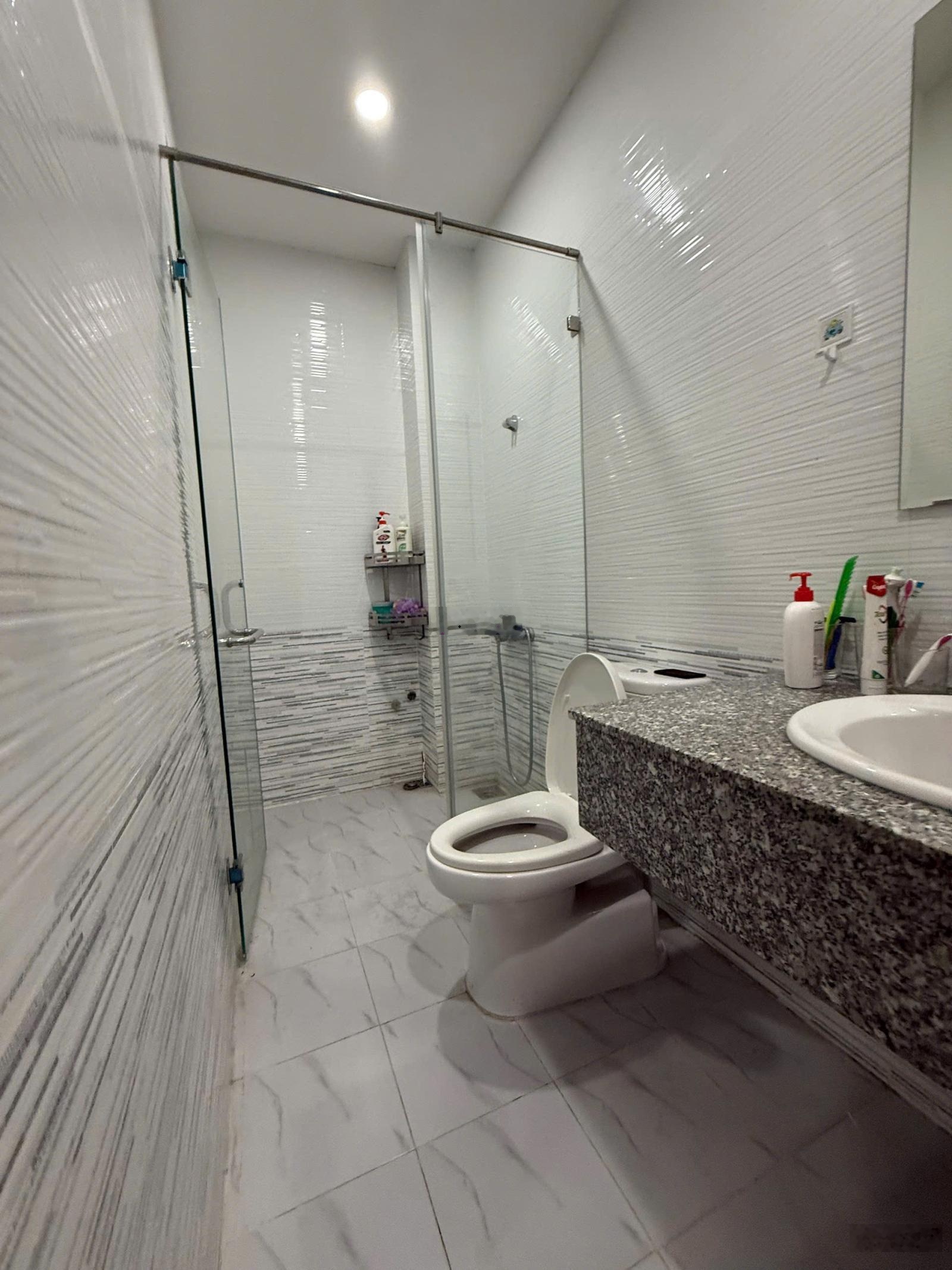 CHo thuê nhà nguyên căn mặt tiền đường Lương Định Của, Phường An Khánh, Q2 HCM 35 triệu / tháng