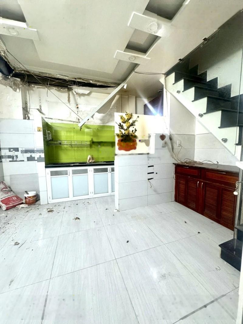 Siêu hiếm âu dương lân quận 8 - 2 căn nhà trong 1 thửa - chỉ 5.3 tỷ - ở + cho thuê cùng lúc