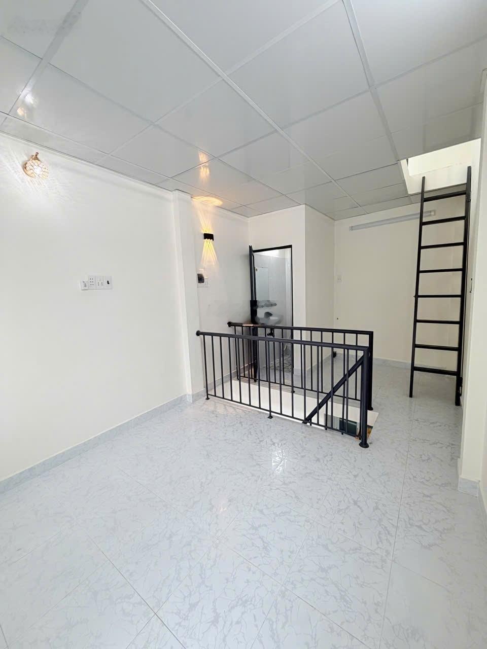 NHÀ MỚI Ở NGAY, SÁT MẶT TIỀN, hẻm thoáng, 2,7 TỶ - Xô Viết Nghệ Tĩnh