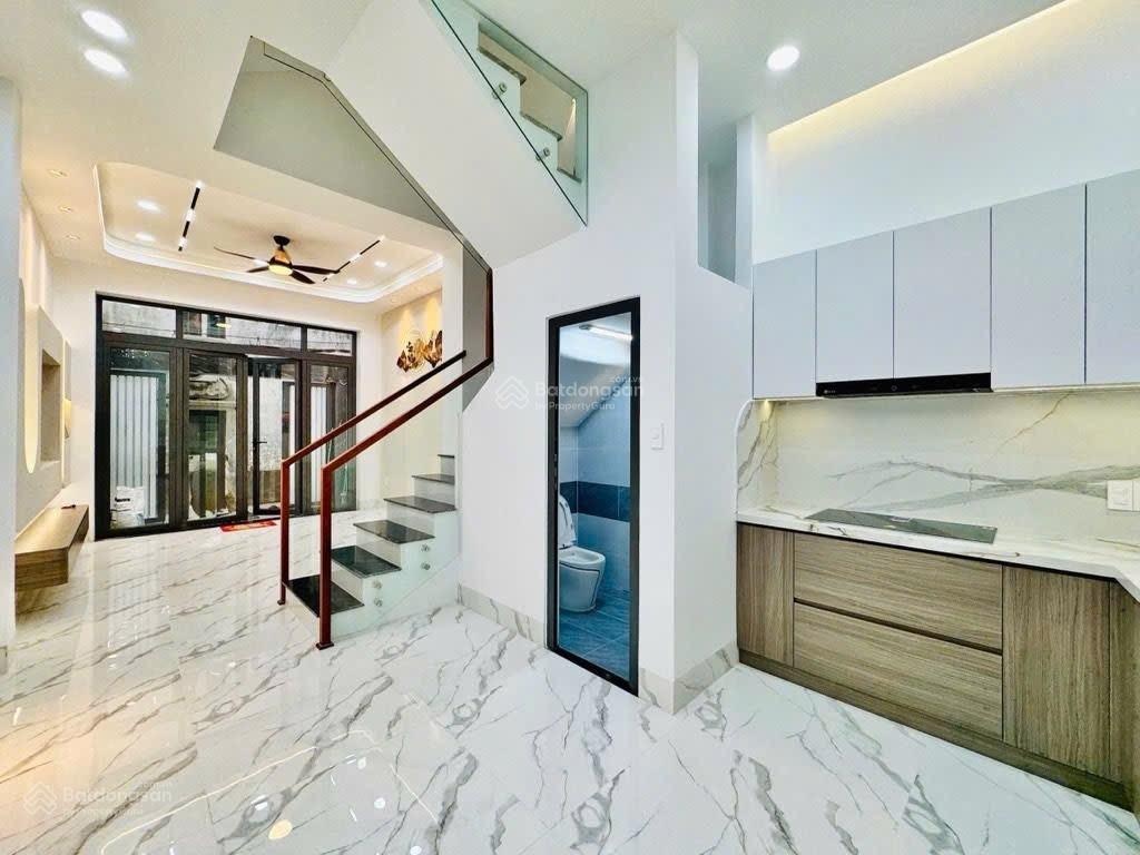 Lên Sóng Siêu Phẩm Hàng hiếm,Đường Lê Đức Thọ-3 Tầng mới cứng-3,86x10,6m-NHỈNH 5 T.ỷ