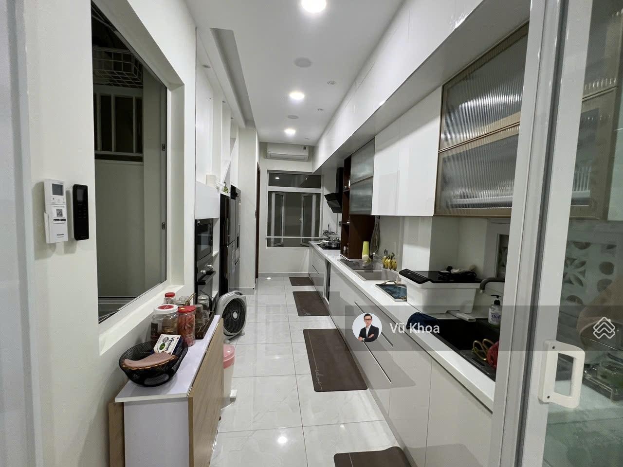 Vào ở ngay! Khu VIP Phan Xích Long, Phú Nhuận - DT: 5,5x20m (CN: 100m2 - 3 tầng) Chỉ 14,9 tỷ TL