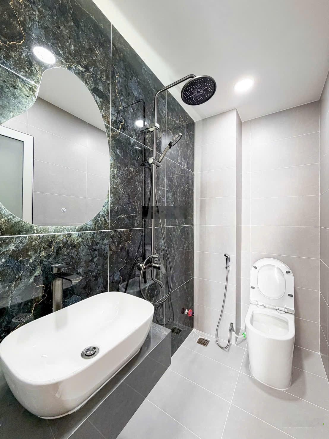 NHÀ CHÍNH CHỦ XÂY MỚI 100% Ngay chợ Bà Chiểu CÁCH Hẻm Xe Hơi 20mĐINH TIÊN HOÀNG- PHƯƠNG 1 Nhỉnh 6T