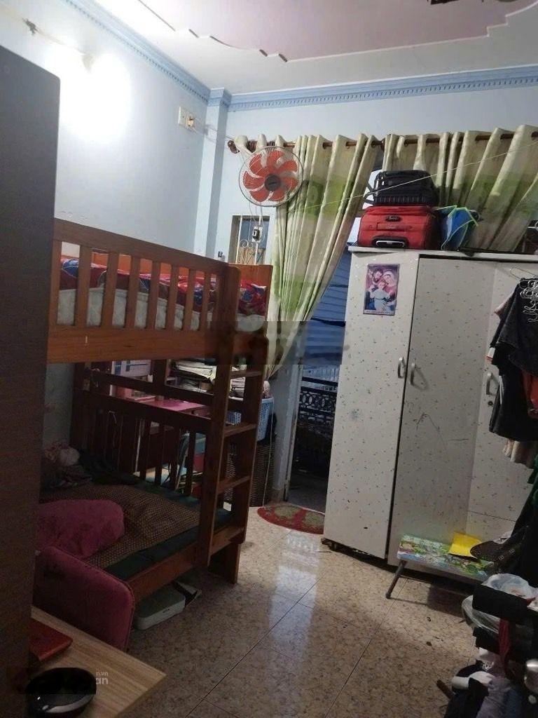 Bán Nhà Hoàng Diệu Quận 4 - 2 Tầng - 27m2 - 3 Tỷ - Chính chủ 1 đời