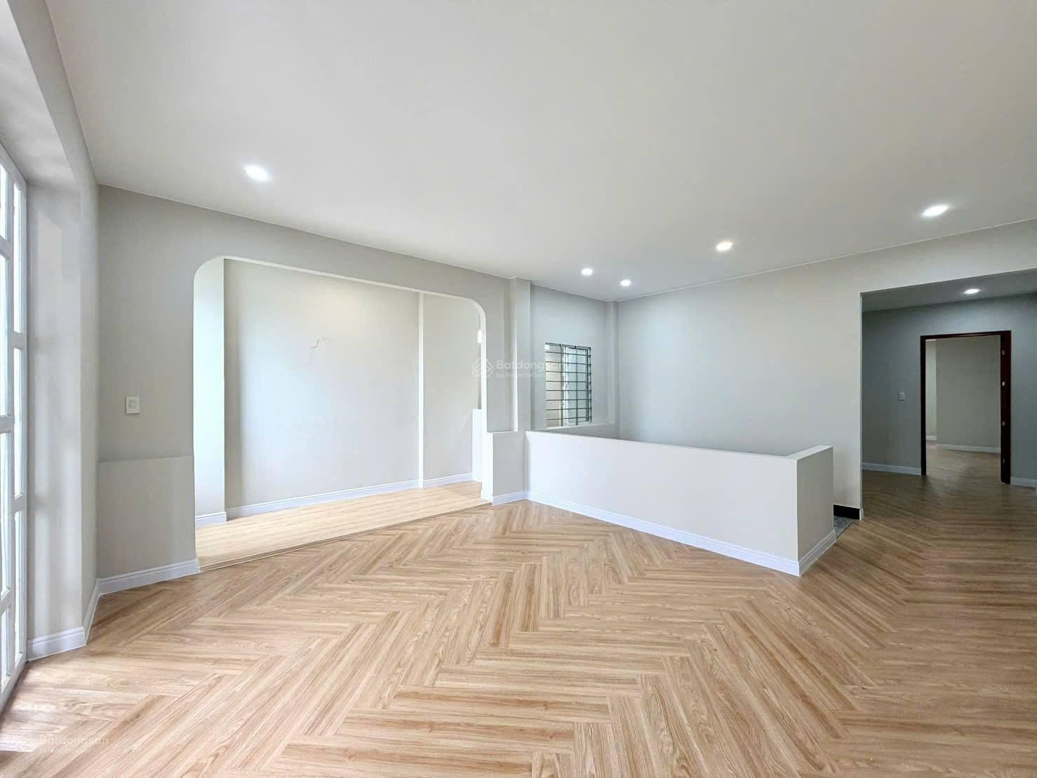 Nhà phố hiện đại 1 trệt 3 tầng trong kdc tỉnh ủy - rạch giá