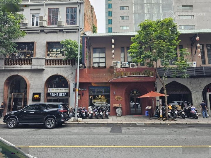 Cho thuê nhà mặt tiền Ngô Đức Kế, Quận 1. DT: 25x25m. 1 Trệt, 1 Lầu. DTSD: 1.000m2