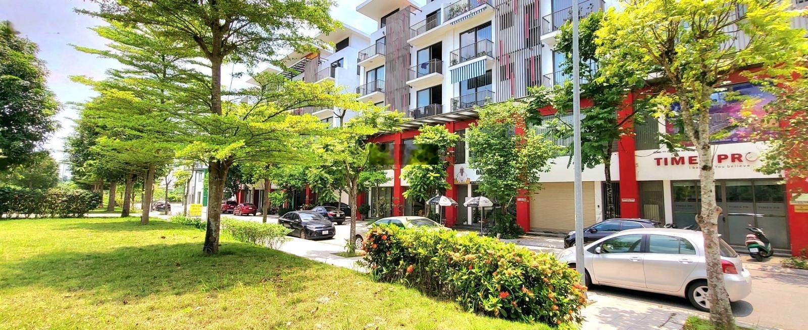 Bán cắt lỗ gấp nhà phố Khai Sơn 90m2, hướng Đông Nam, view hồ 15ha. Giá 25 tỷ. LH: 0989386638