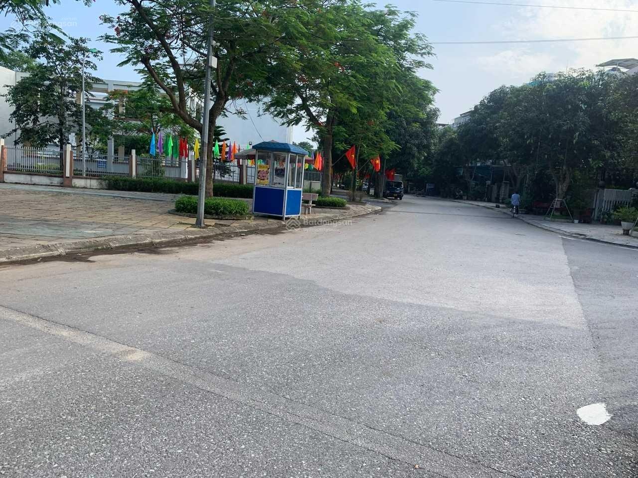 Siêu phẩm lô góc ngã tư 2 mặt kinh doanh DT: 320m2/MT 14m. Kinh doanh đỉnh/ĐC KĐT Đặng Xá/ Gia Lâm