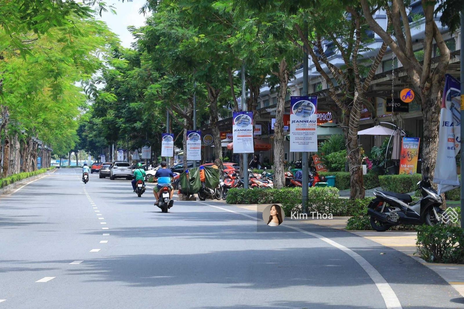 Văn phòng Vạn Phúc 85m2, đường lớn 35m, sàn trống, có thang máy máy lạnh, vào ngay. Giá rẻ 9,5 tr