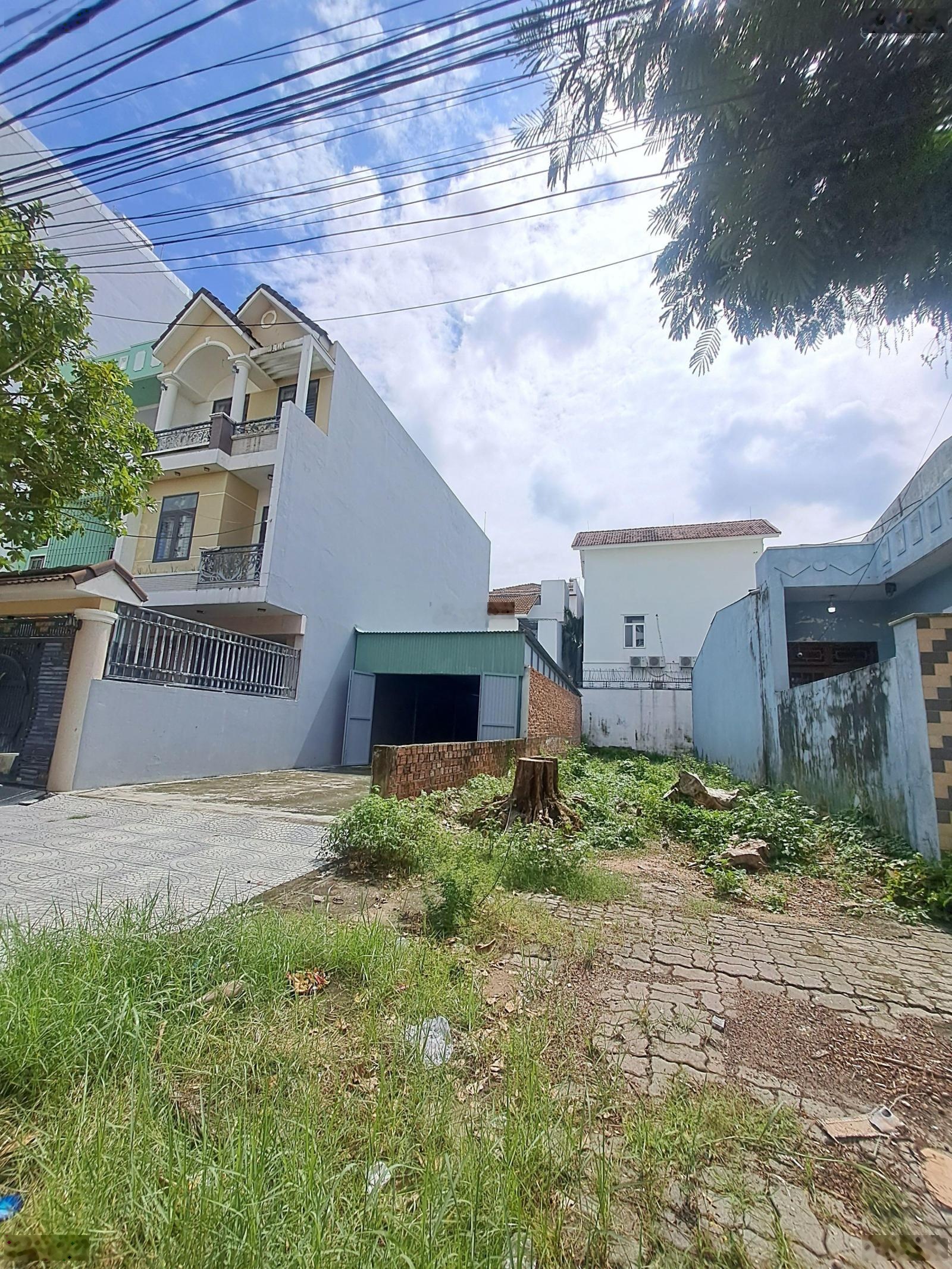 Bán lô đất MT Phạm Thiều, DT 200m2 ngang 10m sát biển