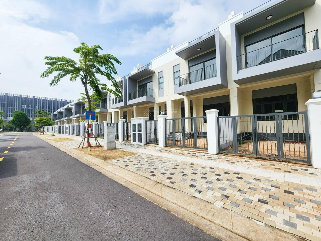 Nhà phố Aqua City 6x20m giá từ 7 tỷ 400 triệu khu The Suite kí hợp đồng mua bán chủ nhà thiện chí