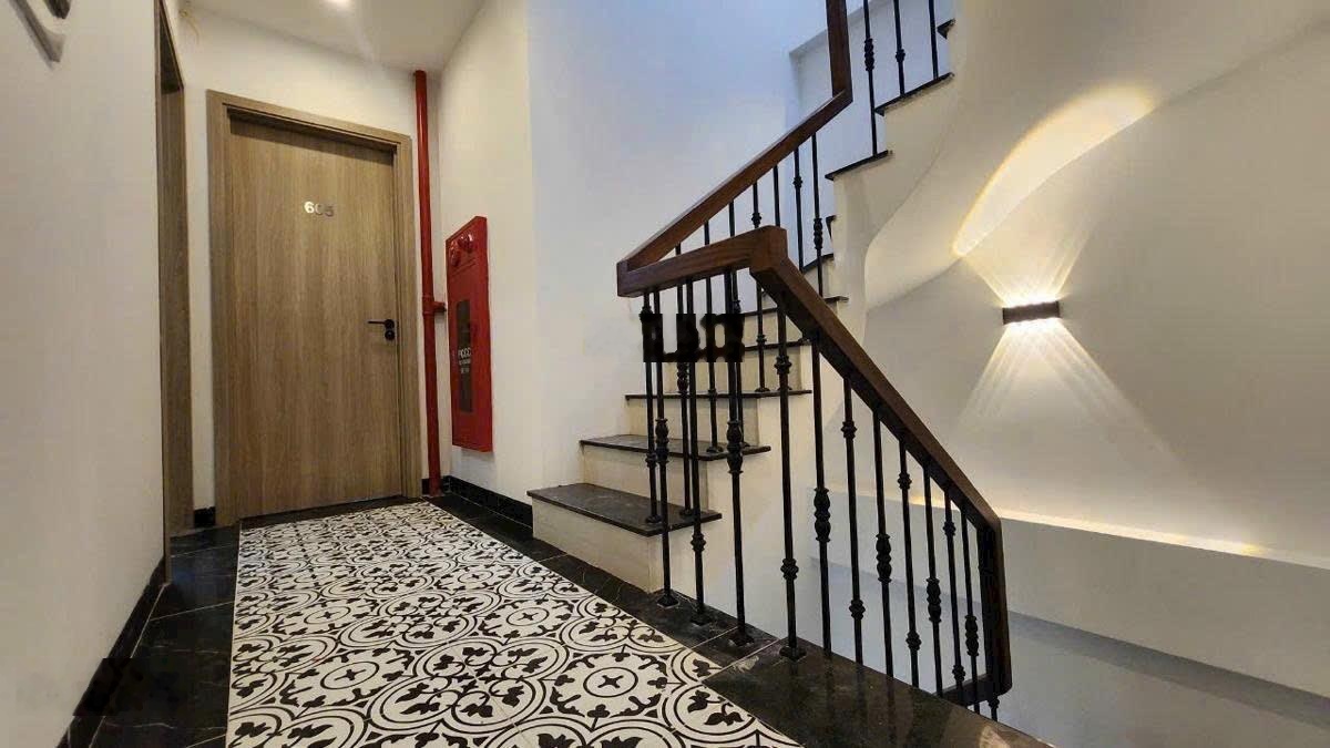 Bán toà căn hộ dòng tiền phố Phú Diễn, cạnh ĐH Tài Nguyên Môi Trường, CĐ Y Dược, 60m2*7T, 17P KK