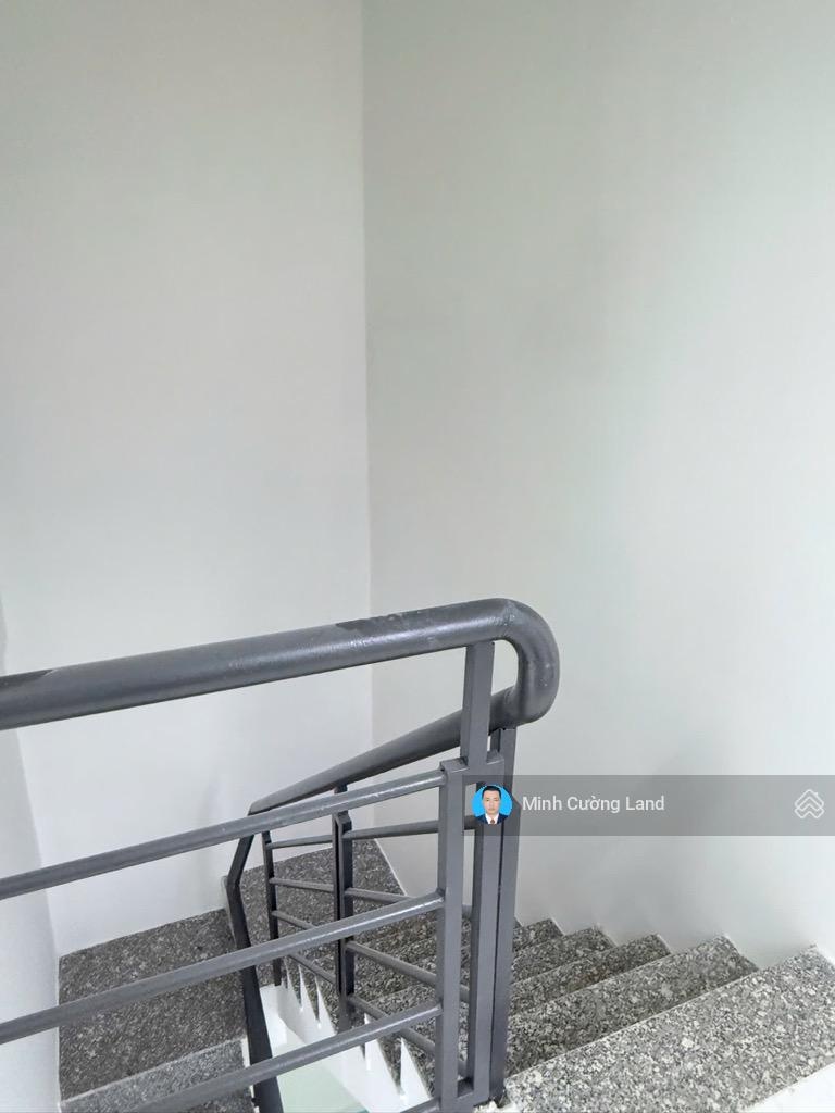 Bán nhà mới vào ở ngay, Lạc Long Quân P. 10 Tân Bình, 3.7x8m, 3 tầng BTCT 4PN, chỉ 2.75tỷ TL