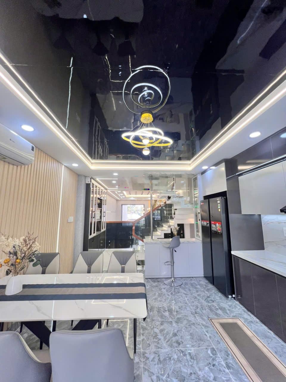 Nhà mới xây siêu đẹp sổ hồng riêng đường Tô Ngọc Vân, Thạnh Xuân Q. 12, 4*18 3 lầu 4PN, khu an ninh