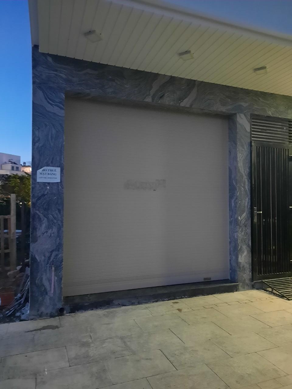 Cho thuê mặt bằng tầng 1. Đường 23 VCN Phước long, giá 8tr/th