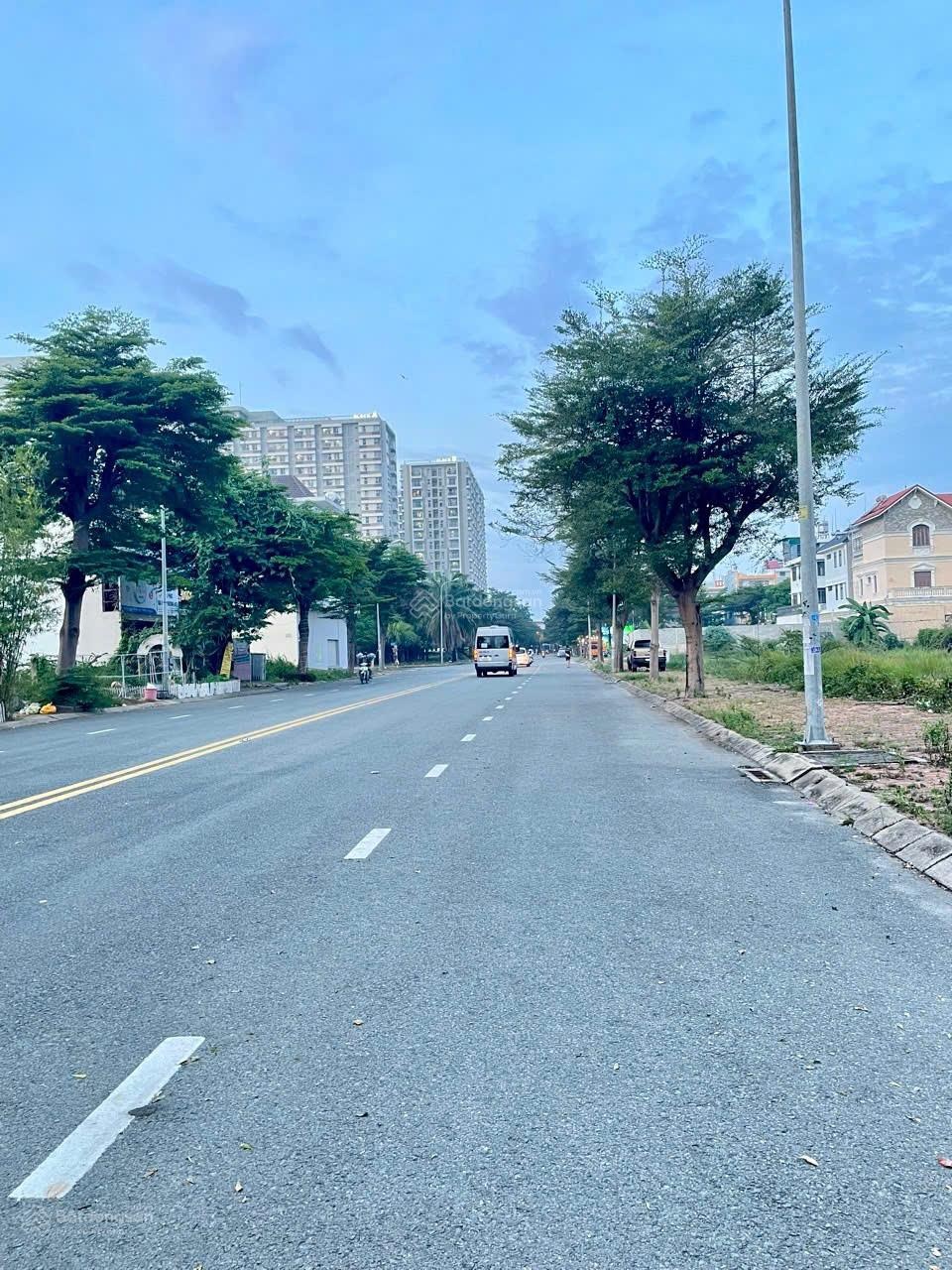 Bán nền biệt thự DT 10x20m KDC Nam Long, Q9 vị trí đẹp, giá tốt LH 0909505977