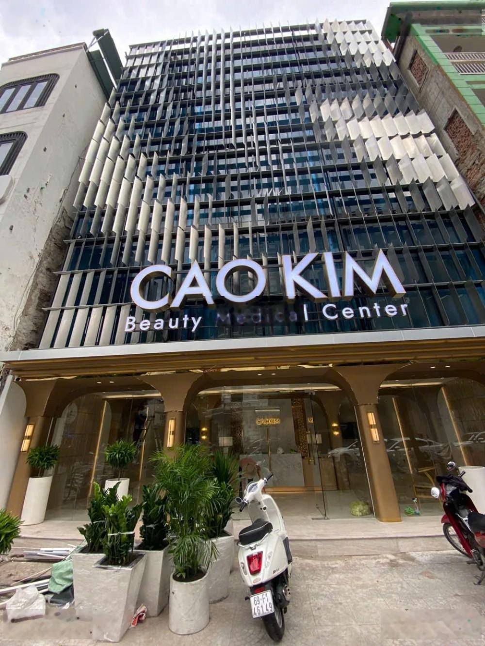 Cho thuê tòa nhà 221-223-225 Lý Tự Trọng, Phường Bến Thành, Quận 1