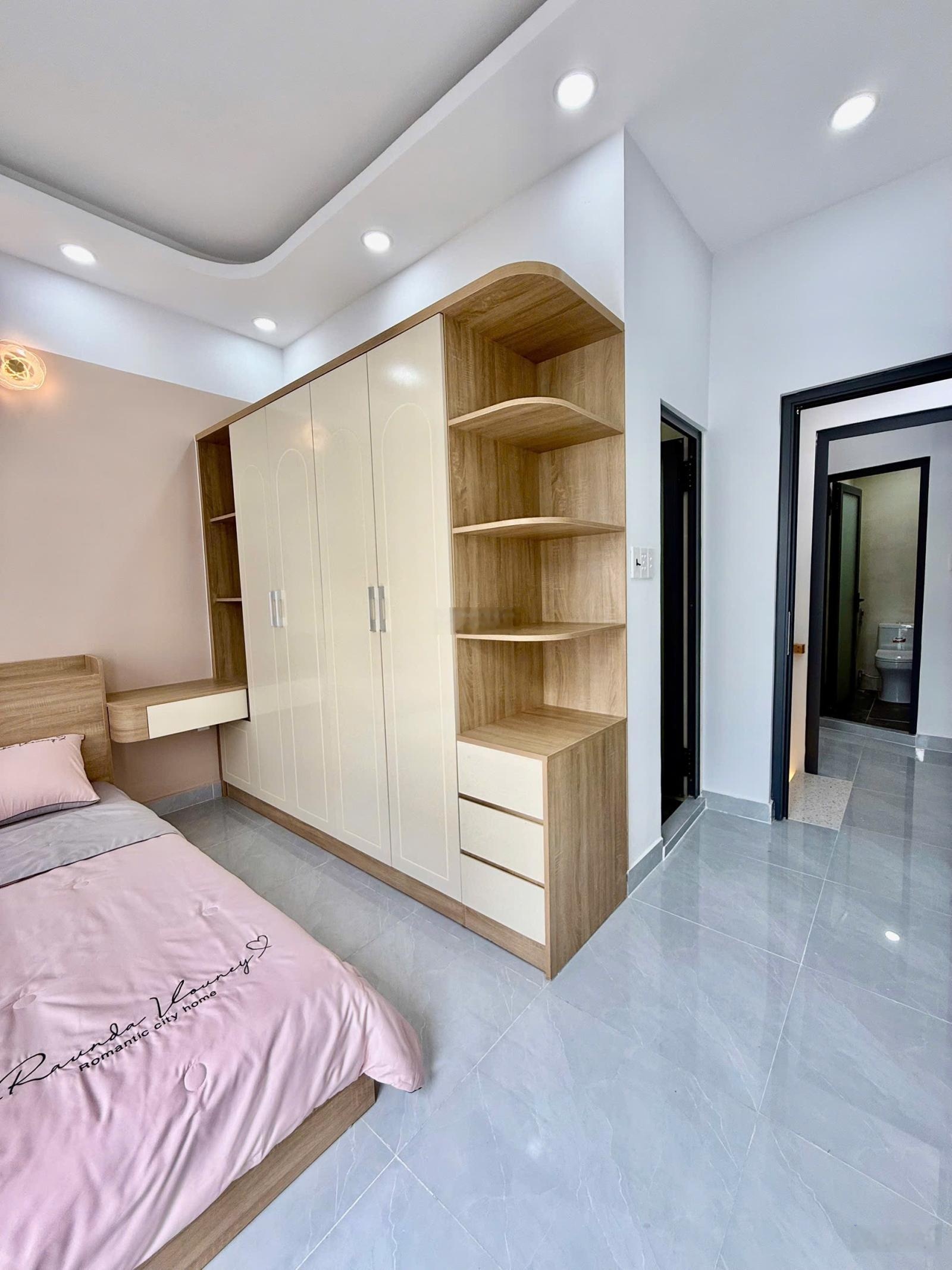 Nhà rẻ - ngang rộng - trần cao - mới-tặng nội thất-hẻm thoáng-đường số 51-Phạm Văn Chiêu-3,950 tỷ