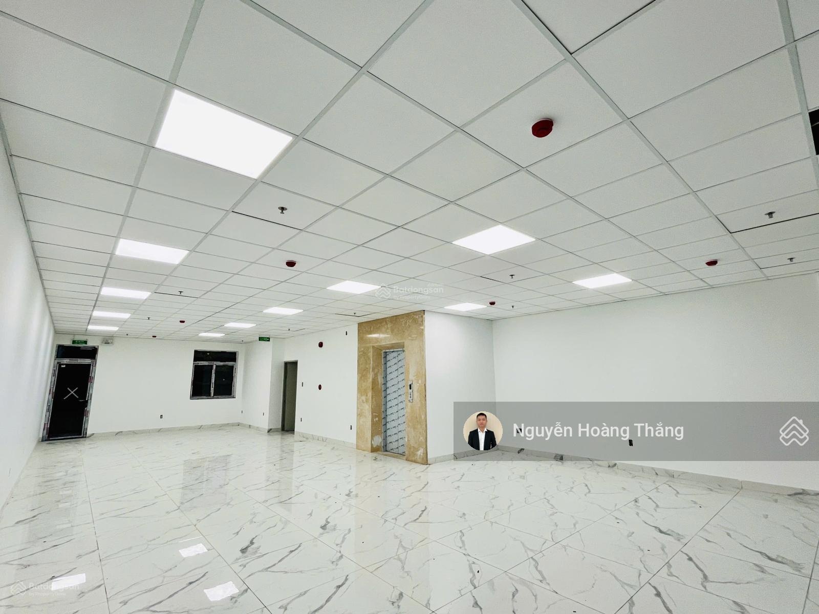 Cho thuê tòa nhà VP mới 100%, MT đường Trương Văn Bang, DTSD 1000m2, giá 110tr/th, Thạnh Mỹ Lợi, Q2