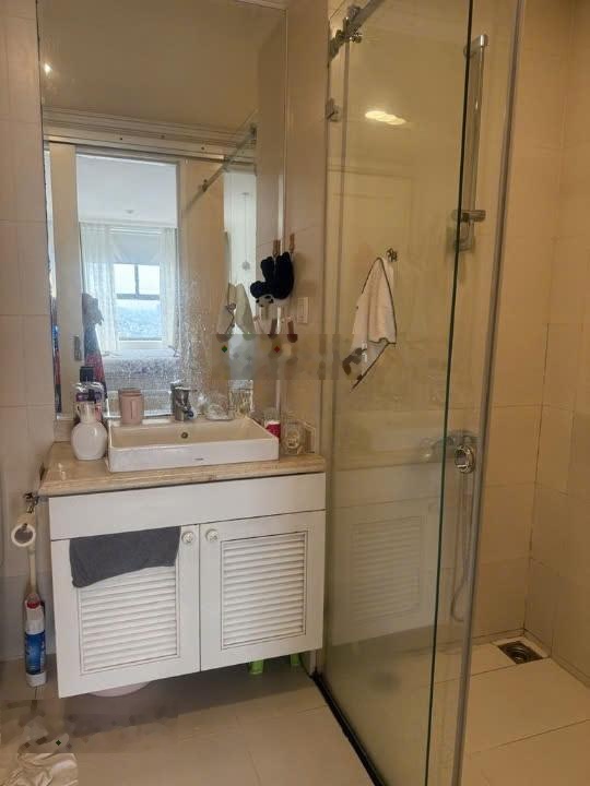 Cho thuê căn hộ Kingston, có slot ôto, 2PN, 2WC, full nội thất, giá: 20 triệu/th, 0908435880