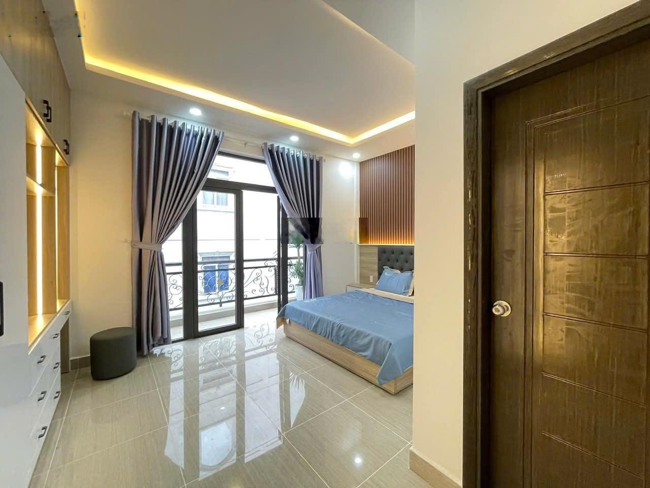 Định cư NN bán gấp nhà Gia Phú, 60m2, 5 tầng BTCT, thiết kế hiện đại, gần chợ Bình Tây hẻm xe hơi