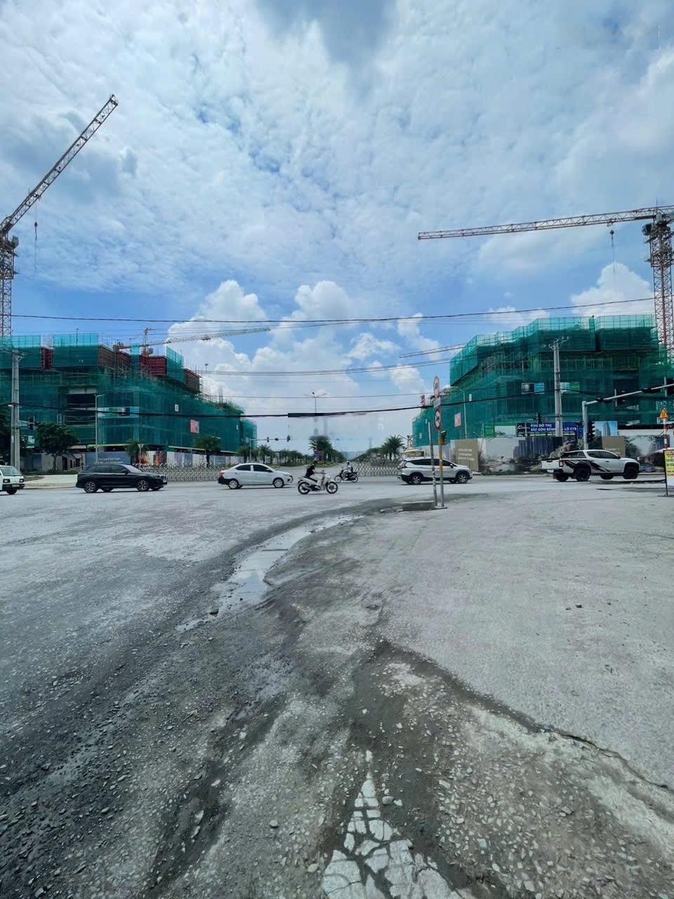 Cần bán nhanh lô góc Kiến Á - đường Liên Phường - Quận 9 giá tốt