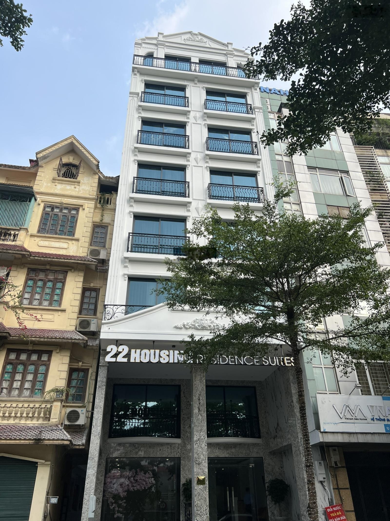 Bán nhà phân lô phố 47 Nguyên Hồng 44 tỷ 90 m2 mt 7m xây 7 tầng thang máy cho thuê 80 triệu/tháng