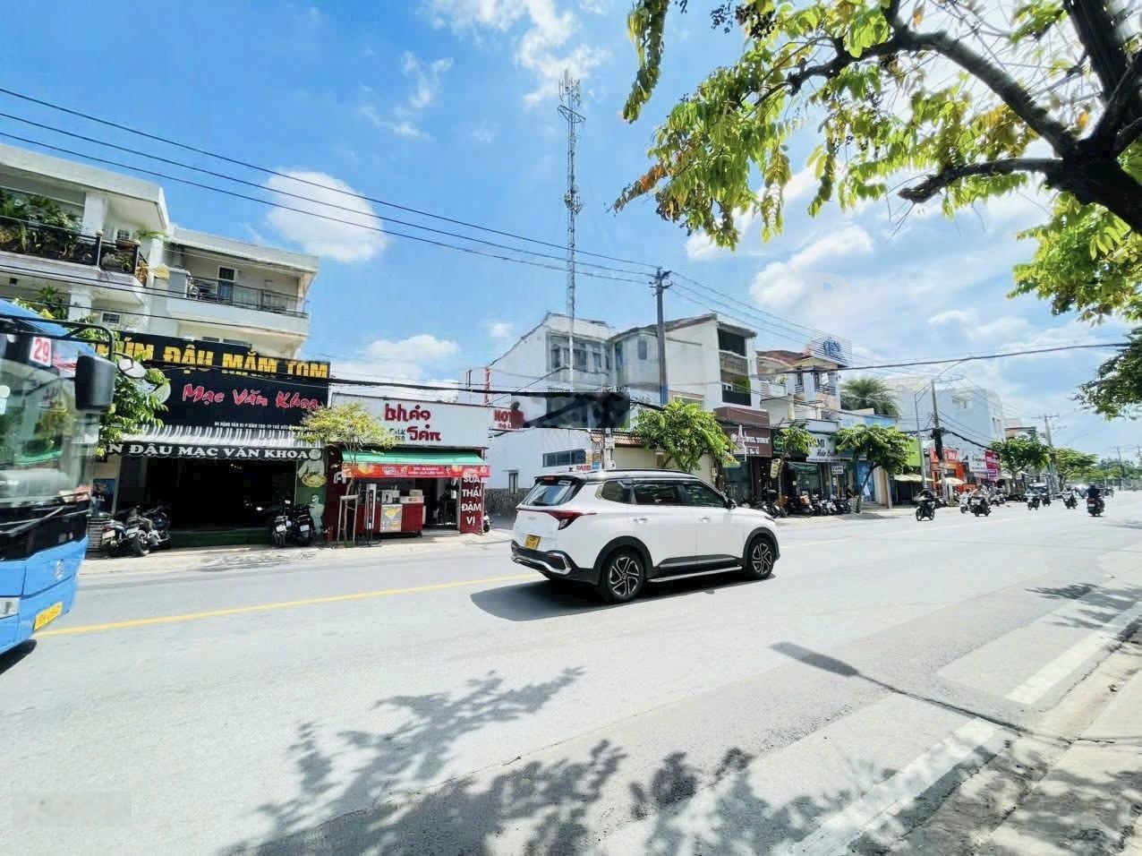 Mặt tiền kinh doanh Đặng Văn Bi 109m2(5.5x20m) - Cấp GPXD Hầm + 7 tầng nổi