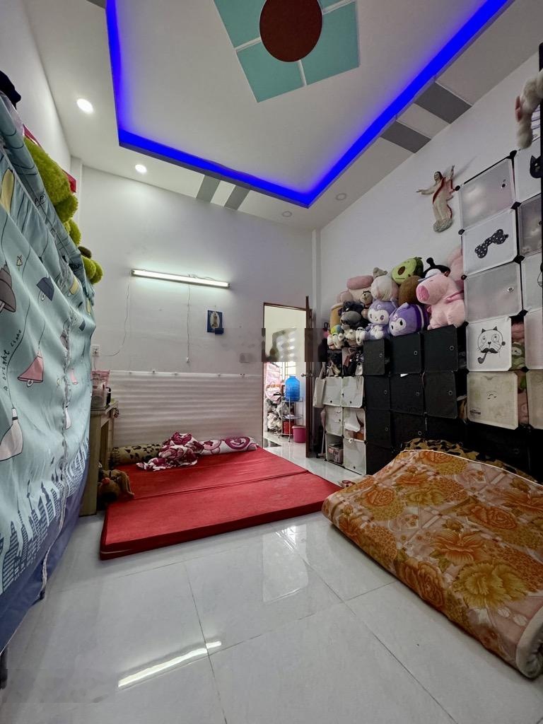 Nhà ngay công viên an sương 85m2 nguyễn văn quá 2 tầng mới đẹp chỉ 5 ty