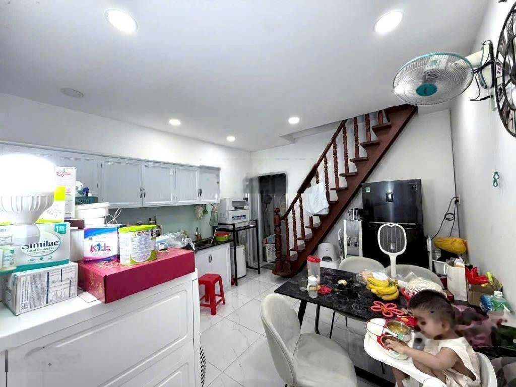 Bán nhà hẻm xe hơi cách E Mart Phan Huy Ích 3 phút xe máy. Lh 0776790372, gặp Bảo