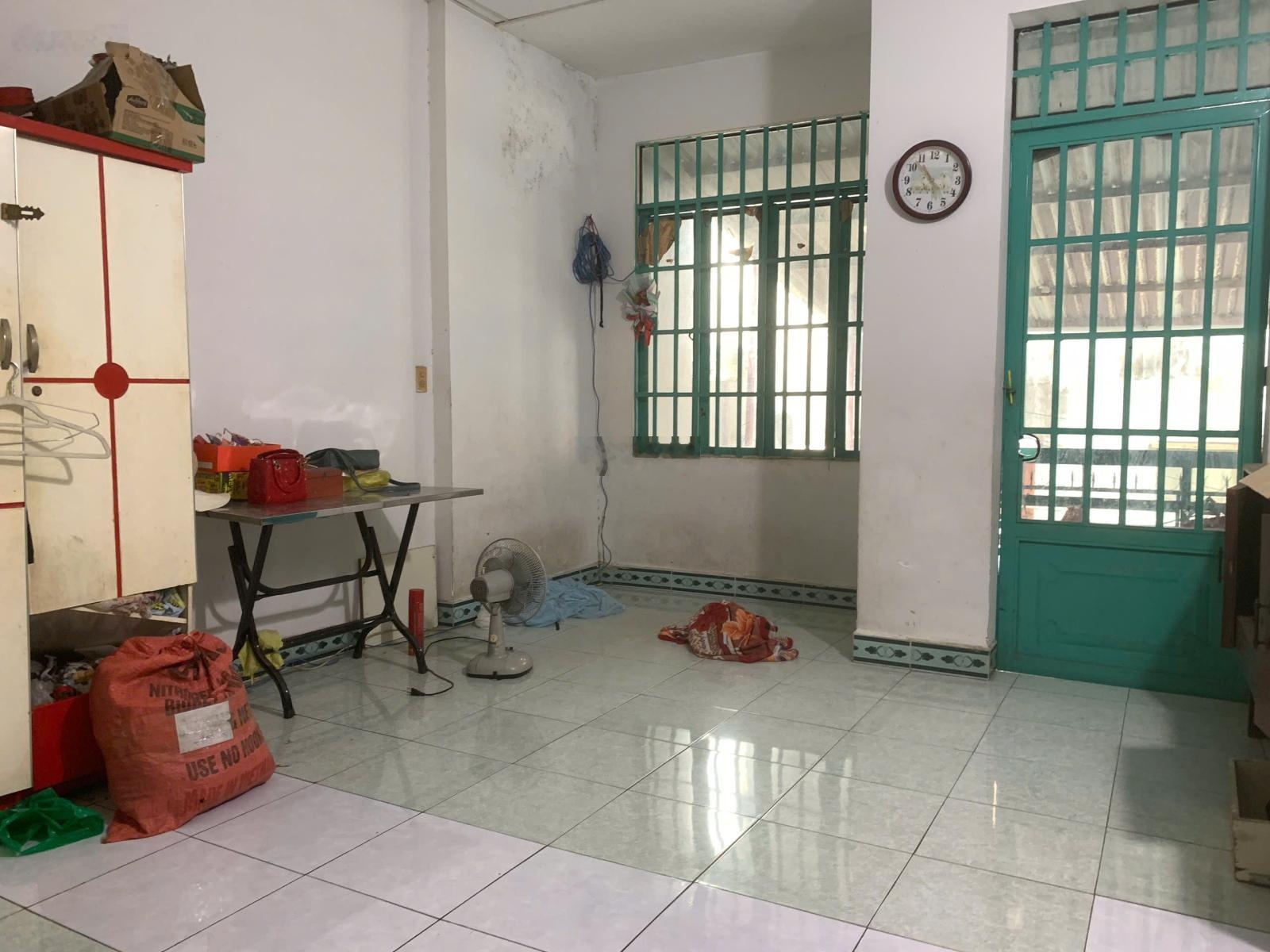 Hàng hiếm! Nhà 68m2 hiện hữu| 2 tầng| Có sân đậu xe trước nhà| đường Phú Định P. 16 Quận 8