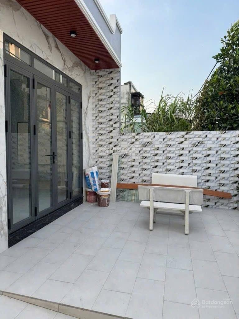 Bán gấp nhà vườn 160m2 thực tế - Giá 6,9 tỷ - 3 phòng ngủ - Xe hơi thông - Đường Huỳnh Tấn Phát