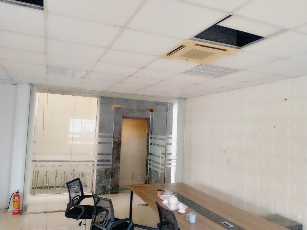 Phú Minh Group cho thuê sàn văn phòng 120m2 mặt phố Phạm Tuấn Tài giá 15 triệu/tháng