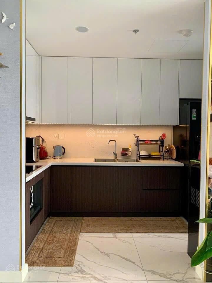 Bán căn hộ 4PN 3WC 132m2, 4 phòng đều có view, tầng cao giá tốt nhất 8.9tỷ, bao công chứng sang tên