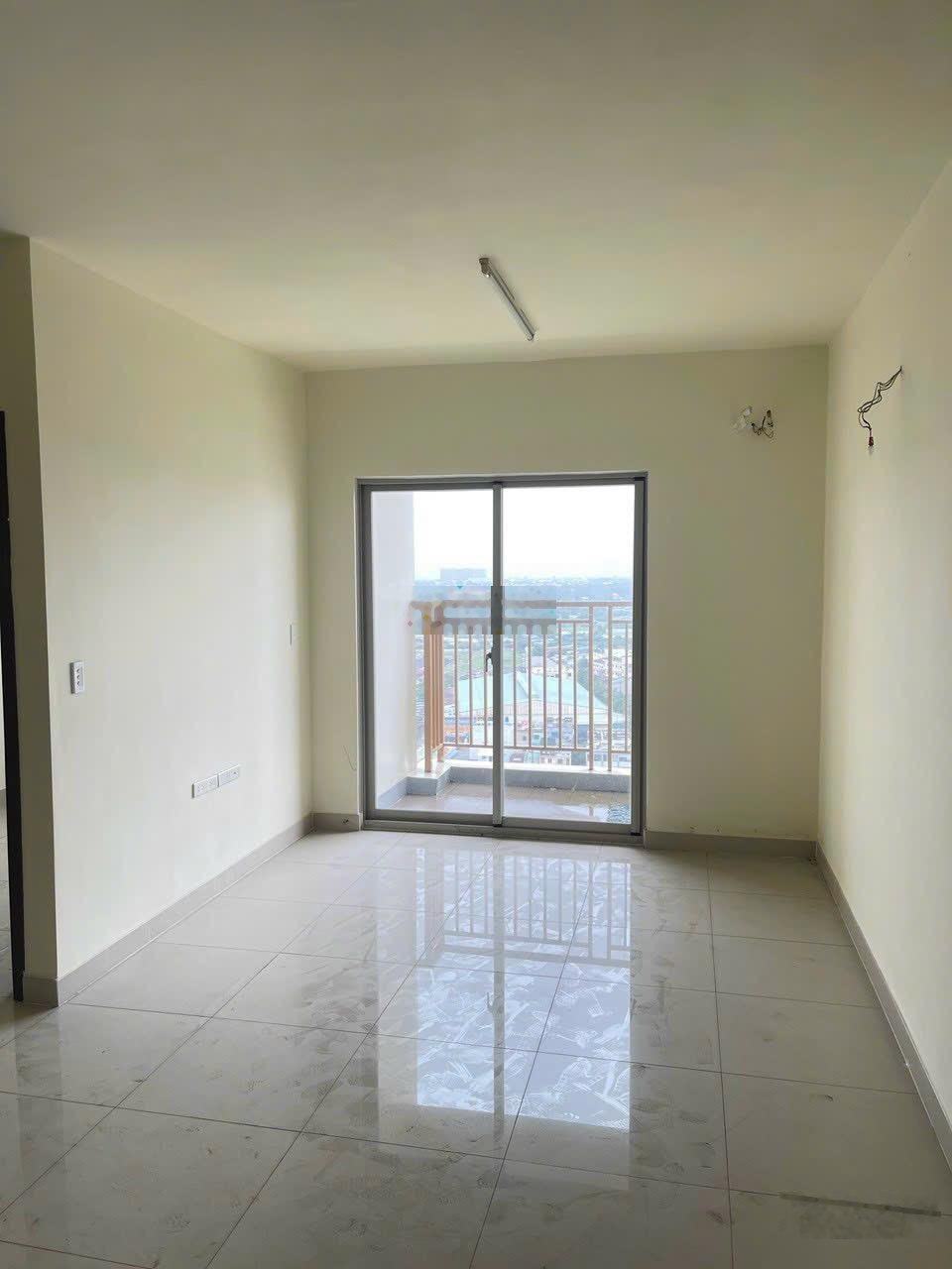 Cho thuê CC Viíion Bình Tân, 8 triệu VND, 80m2, 3pn, 2WC, nhà trống. Gồm phí QL. HĐ01 năm. 02 cọc