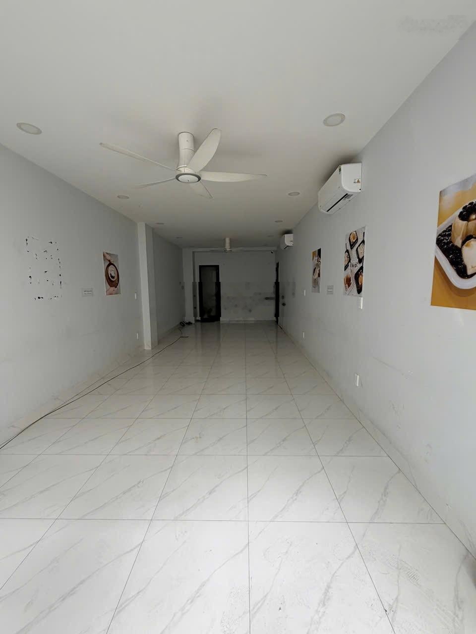 Cho thuê MB Trần Trọng Cung. Giá: 10 tr