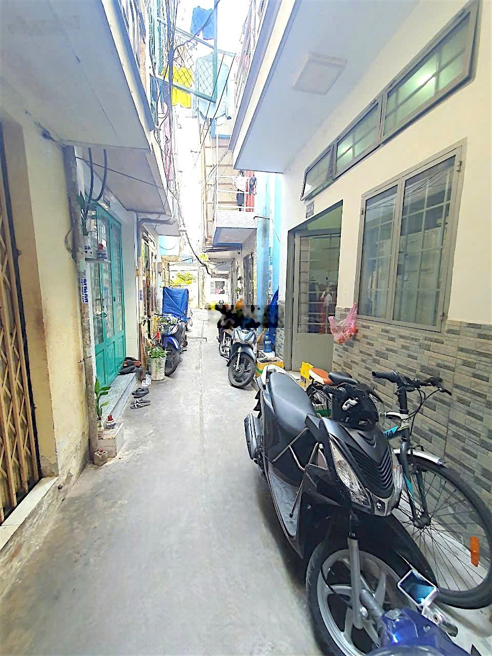 Nhà 3 tầng Trần Hưng Đạo P1 Quận 5 giáp Q1 hẻm yên tĩnh gần mặt tiền chỉ 2 tỷ 95