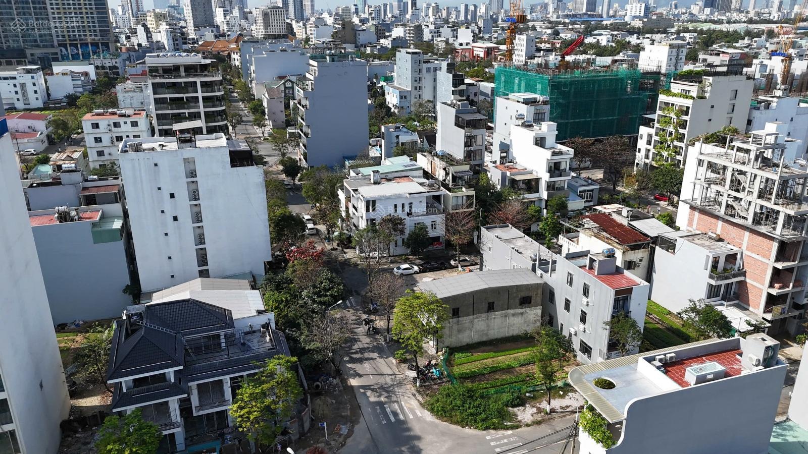 Bán lô mặt tiền Đinh Đạt 7m5 cách biển 300m phố apartment & hotel. Giá 15tỷ8 thương lượng